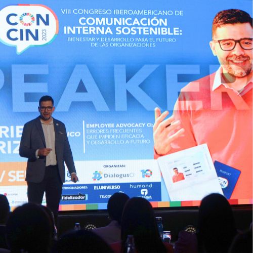 Gabriel Patrizzi como speaker en el VIII Congreso Iberoamericano de Comunicación Interna Sostenible (CONCIN), hablando de Employee Advocacy