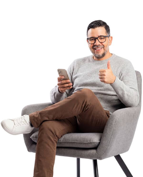 Gabriel Patrizzi sonriendo con el pulgar arriba, imagen del Método Portafolio Profesional para construir y destacar tu carrera directiva